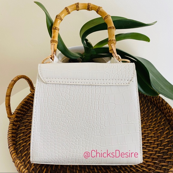 Leather Croc Pattern Crossbody Bag - Picture 5 of 8